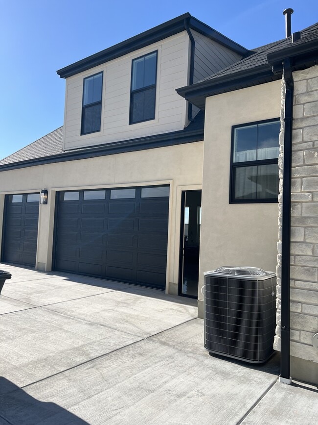 Building Photo - 1338 S 1200 W