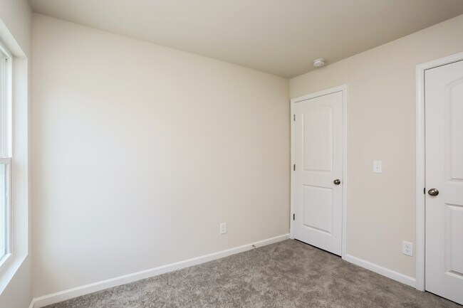 Building Photo - 2210 Cotton Dr