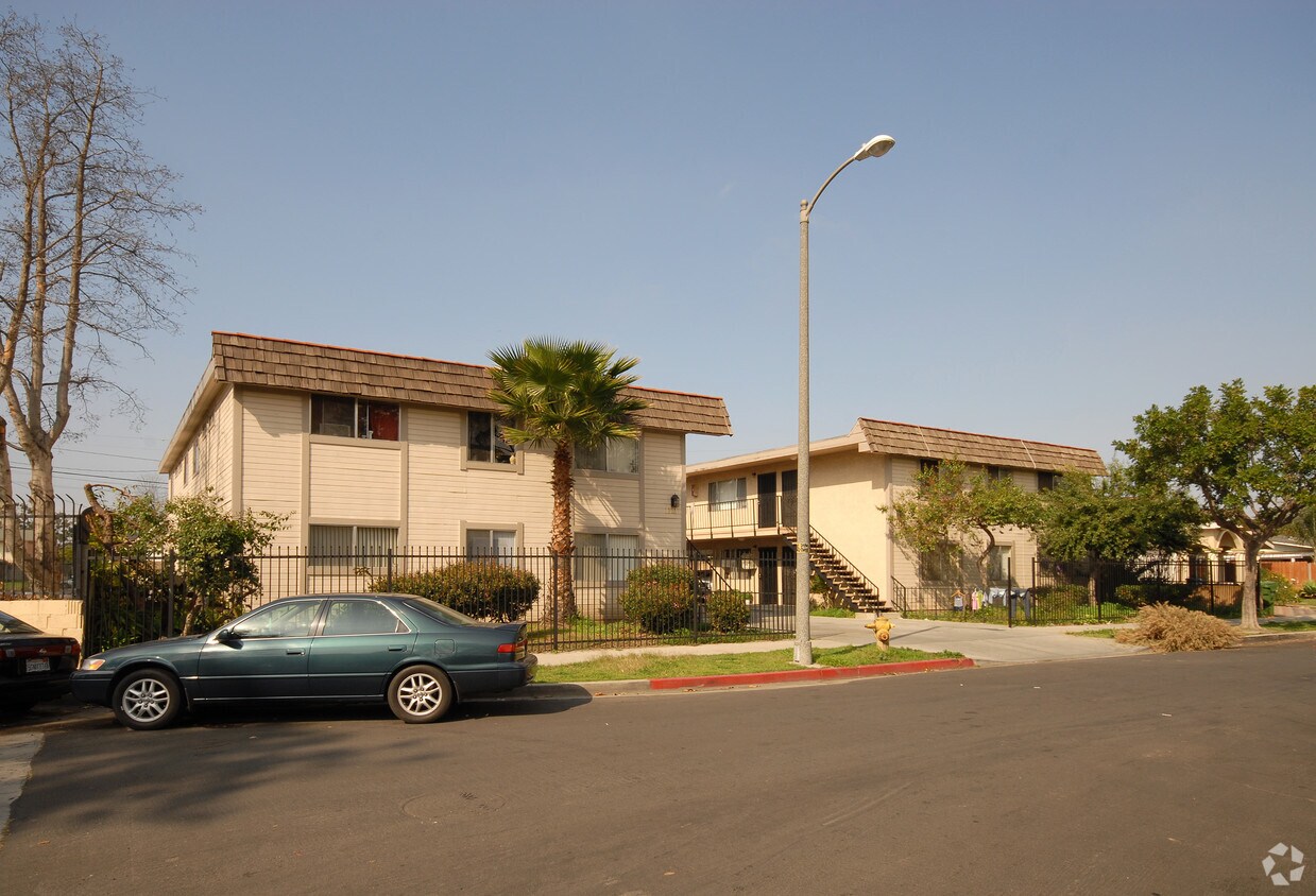 Primary Photo - 1121-1125 Cary Ave