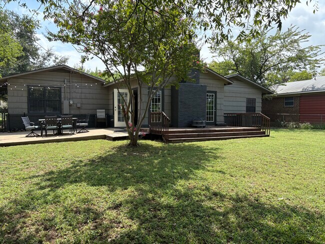 Foto del edificio - 3644 W Seminary Dr