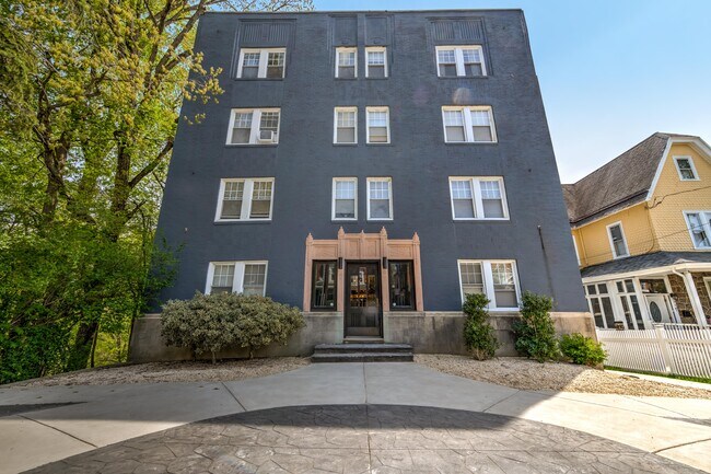 Front of Building - 320 Rochelle Ave