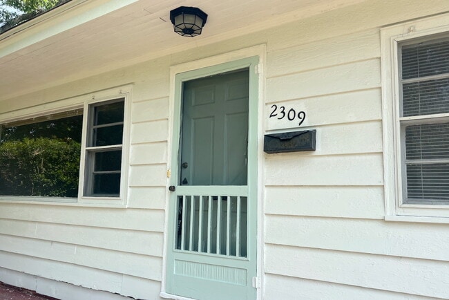 Building Photo - 2309 Camellia Dr