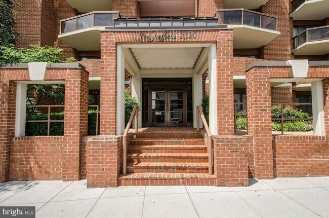 Foto del edificio - 2320 Wisconsin Ave NW