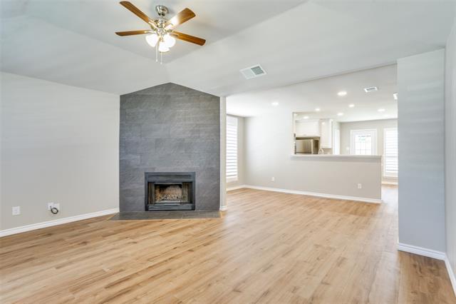 Building Photo - 3002 Hilltop Dr