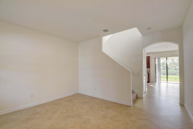 Building Photo - 8834 Willow Cove Ln