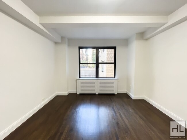 Building Photo - FIFTH AVENUE