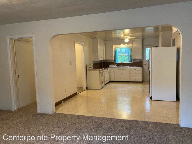 Building Photo - 3 br, 1 bath House - 7731 North Umpqua Hig...