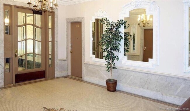 Foto del edificio - 548 Orange St