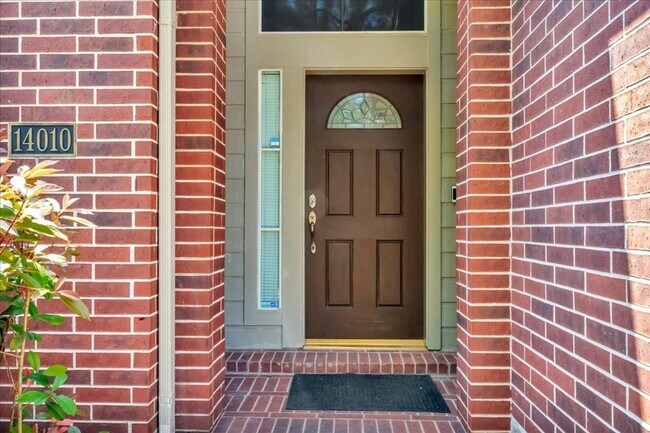 Building Photo - 14010 Hazel Ridge Ct
