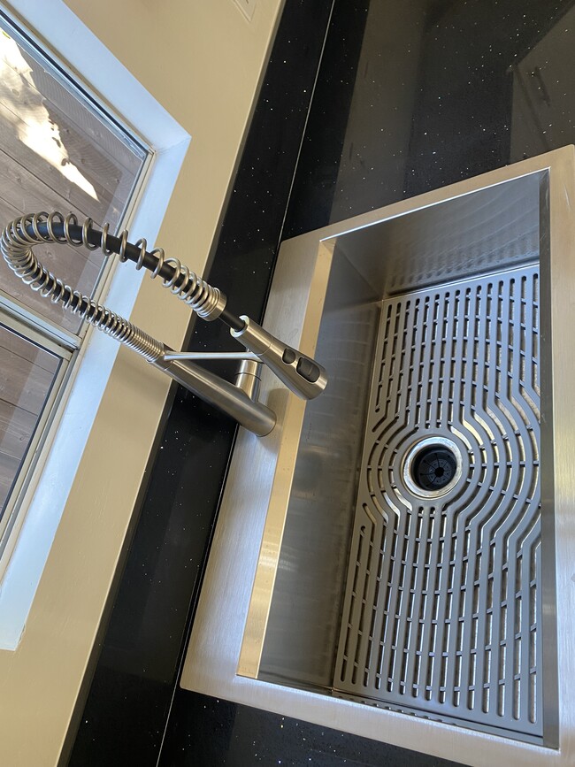 Building Photo - 7303 Central Ave