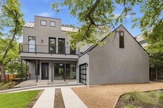 Building Photo - 2300 Bluebonnet Ln