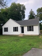 Building Photo - 9 Denmore Ln