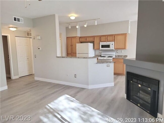 Foto del edificio - COMING SOON - Ready no later than the middle of February!