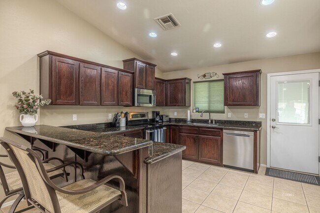 Building Photo - 8544 S Thunderbird Dr