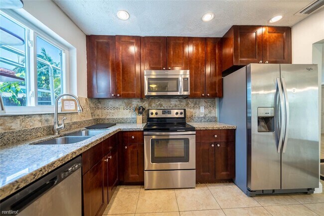 Foto del edificio - 3 br, 2 bath House - 1501 SW 35th Ter