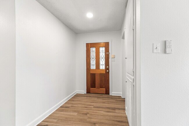 Foto del edificio - 16031 Watering Point Dr