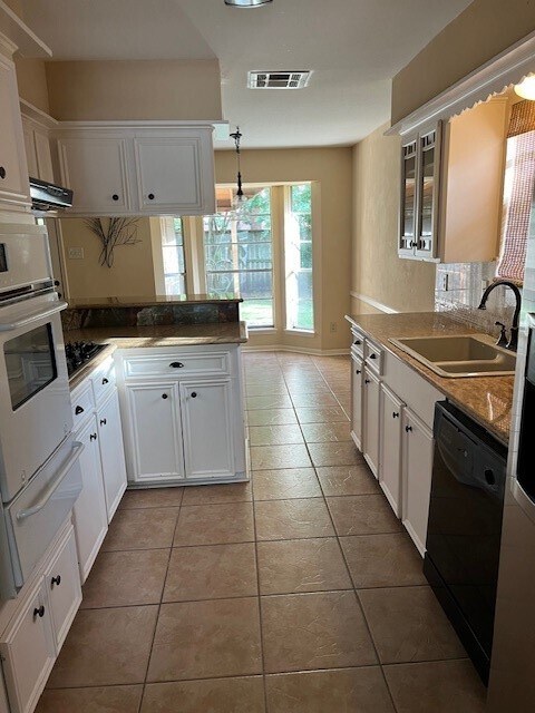 Building Photo - 13815 Ivymount Dr