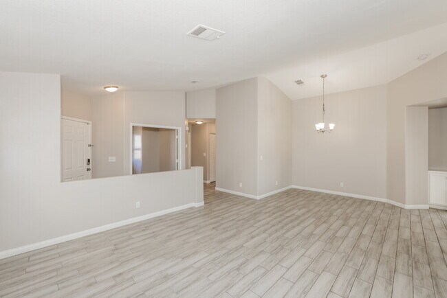 Foto del edificio - 601 Tobble Creek Ct
