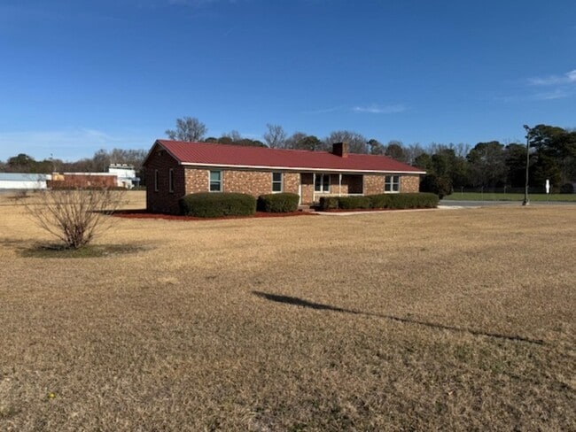 Foto del edificio - 584 Lakeview Rd