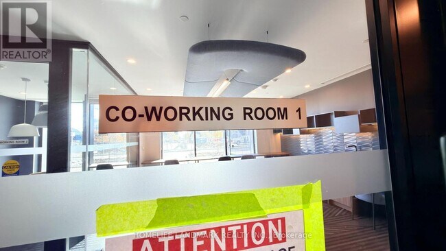 Building Photo - 1037 The Queensway