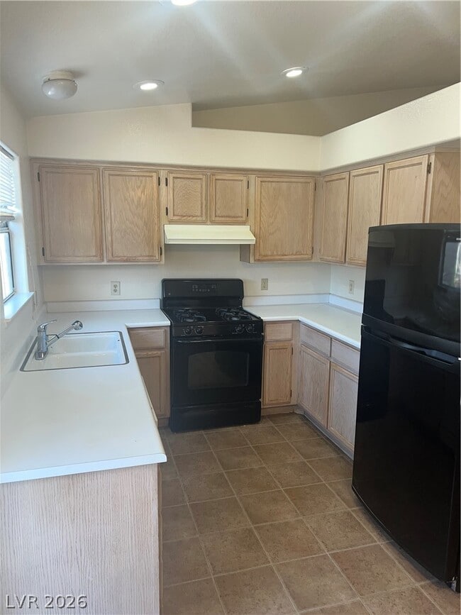 Building Photo - 8001 Draco Cir