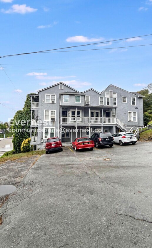 Foto principal - 32 Woodlawn Dr