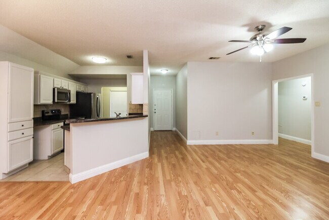 Building Photo - 1205 Hall Rd