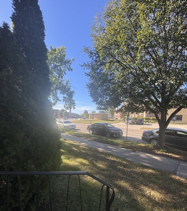 Foto del edificio - 2108 Campbell Rd