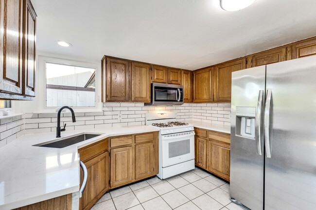 Building Photo - 4601 Sidereal Dr