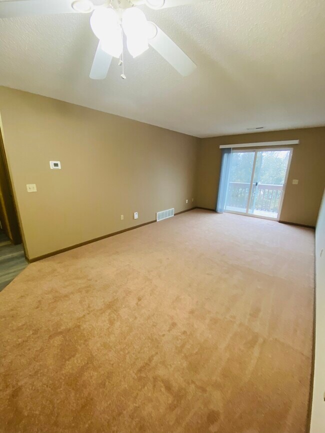 Photo - 345 Apartment