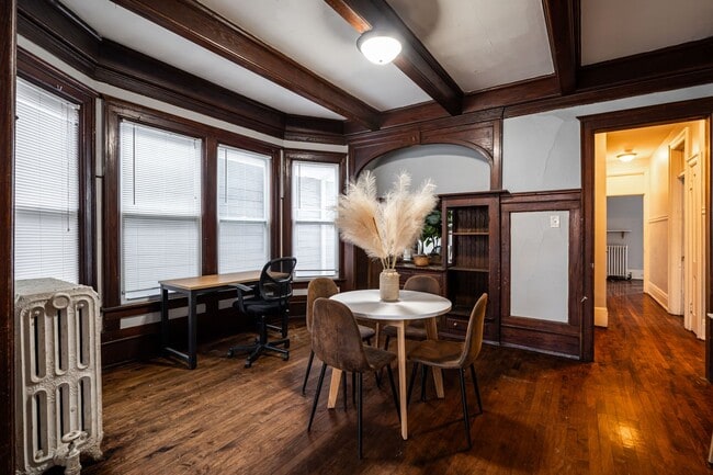 Foto del edificio - 2943 N Maryland Ave