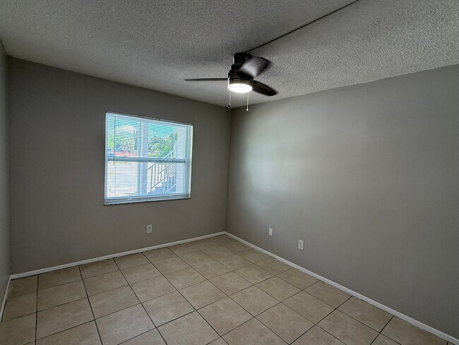 Foto del edificio - 2 Bed/1 Bath - Unit C3