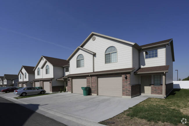 Foto del edificio - Clearfield Townhomes