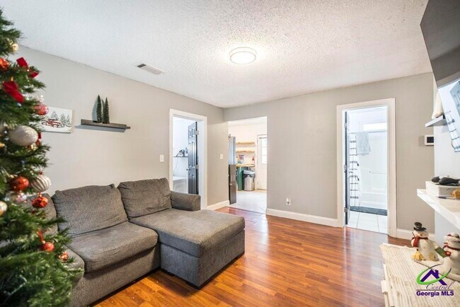 Foto del edificio - 100 Ravenwood Way