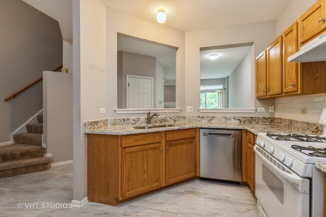 Building Photo - 1358 Longchamps Ct