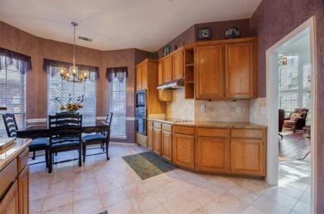 Building Photo - 892 Brentwood Dr