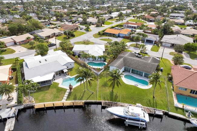 Building Photo - 999 SE 6th Terrace