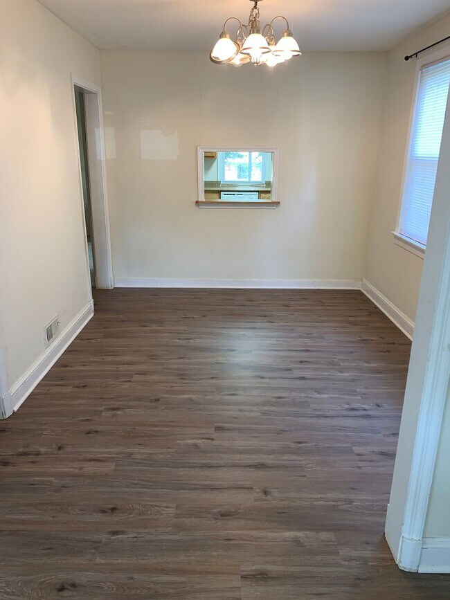 Building Photo - Timonium Single Family Cape Cod for Rent