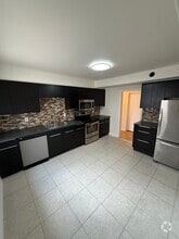 Building Photo - 2-42 Luxton Av