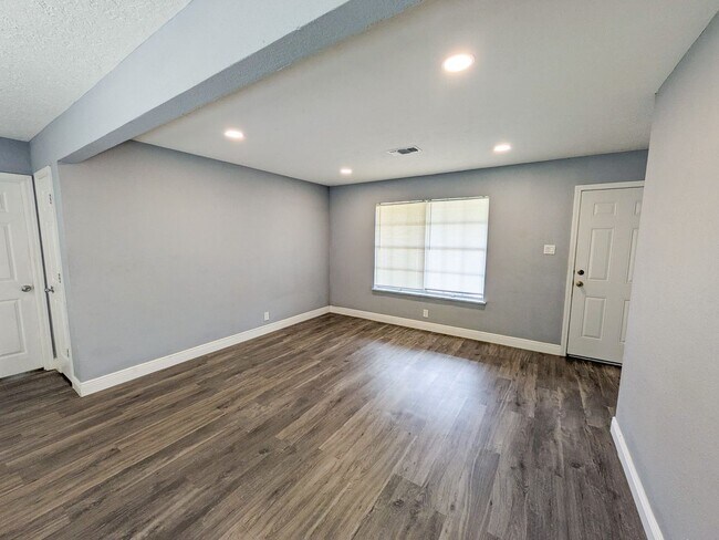 Foto del edificio - 4404 Raven St