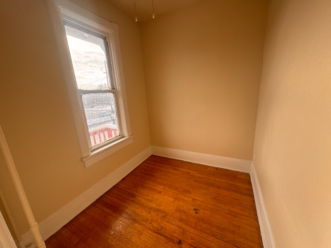 Building Photo - 2112 W Greenfield Ave