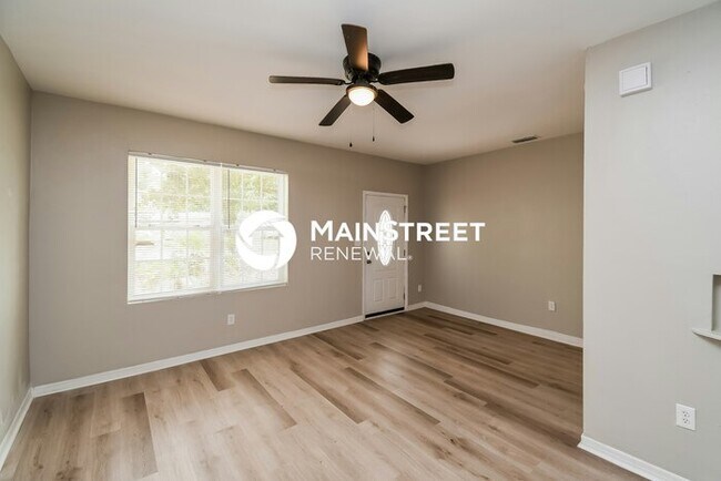 Foto del edificio - 3 Bedroom Pet-Friendly Home in JACKSONVILL...