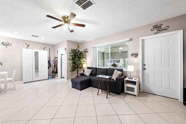 Foto del edificio - 2100 NE 38th St