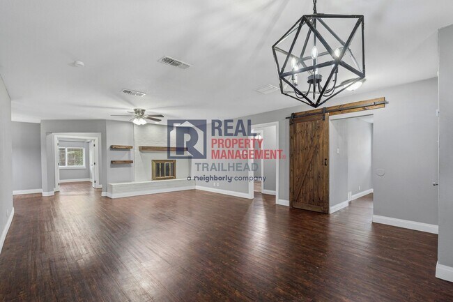 Building Photo - Beautiful 3 Bed-2 Bath Home in a Great Location!
