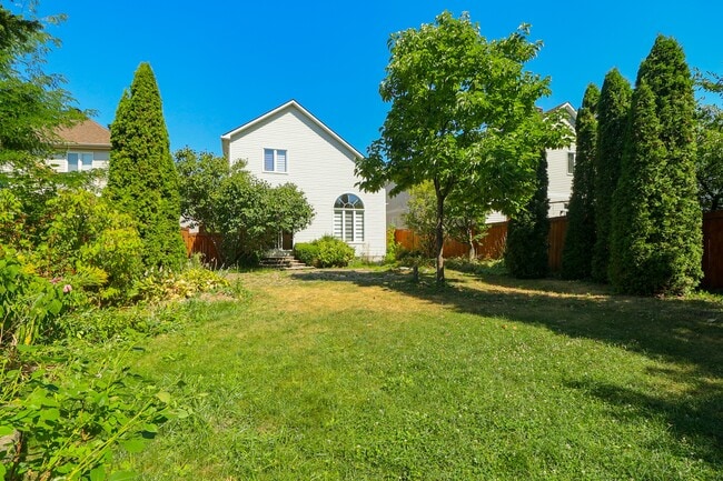 Building Photo - 6 Bellingham Pl