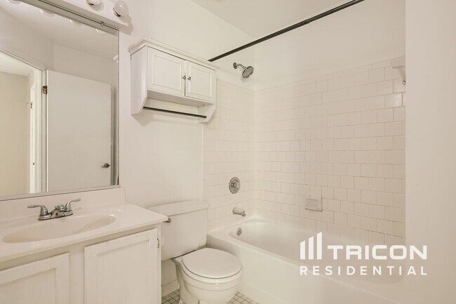 Foto del edificio - 3425 Clairborne Way