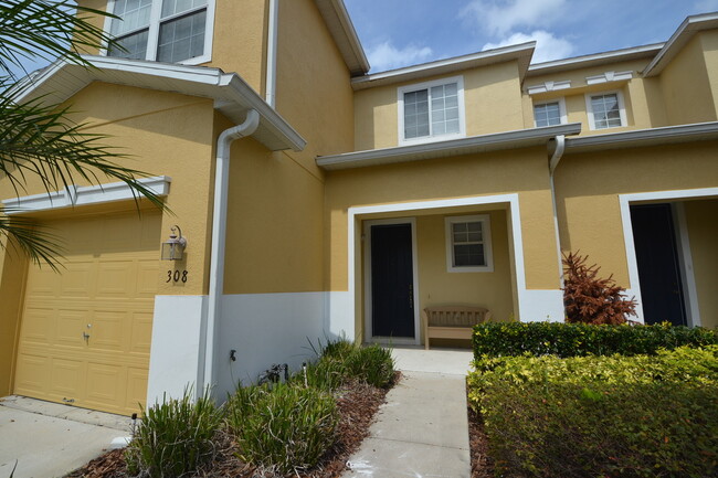 Foto del edificio - Gorgeous 3/2.5 Townhome in Gated Community...