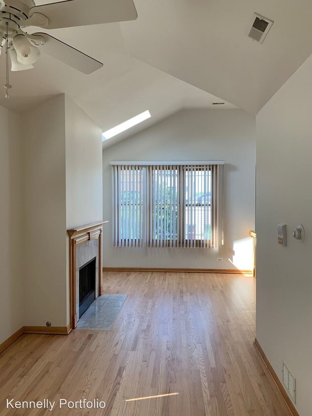Primary Photo - 2033 W Huron St