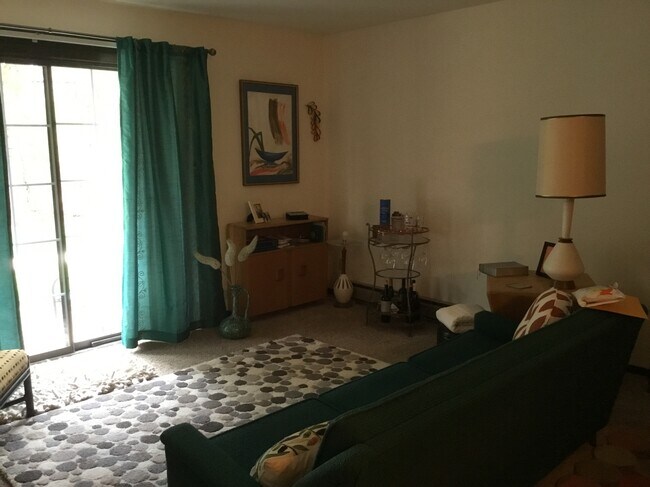 Building Photo - Briar Cliff Apartments