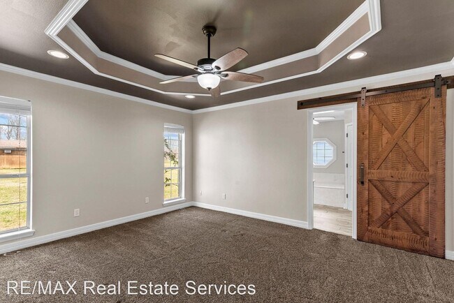 Building Photo - 3 br, 2.5 bath House - 3554 Swan Lake